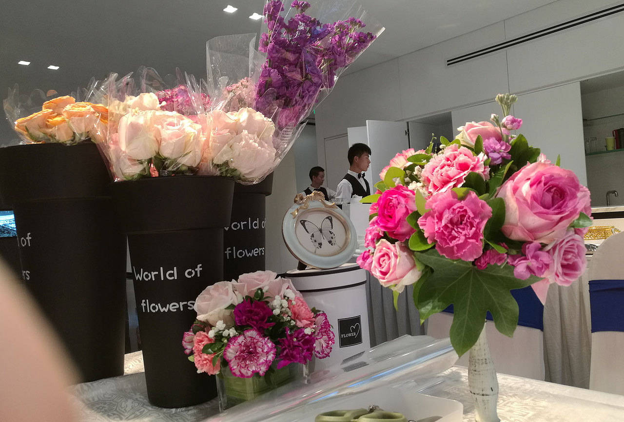 富华地产母亲节活动（图ZOTk1MjI2MTY=） - 宣传物料 - 站酷设计师汇金联合原创素材 - 站酷ZCOOL