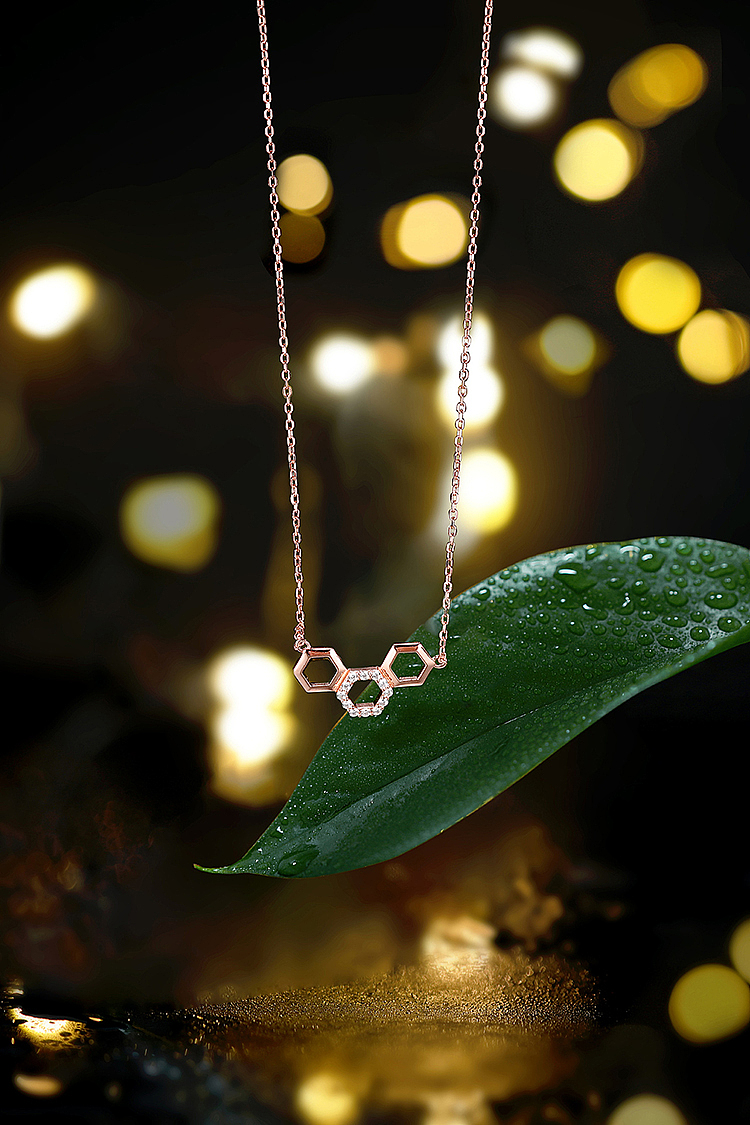 项链半摄影半创意