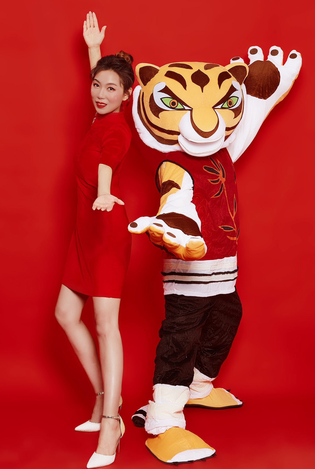 虎年新年贺岁片人像艺术写真（图ZMjgyMDgwMTQw） - 人像摄影 - 站酷设计师七楼的日记原创素材 - 站酷ZCOOL