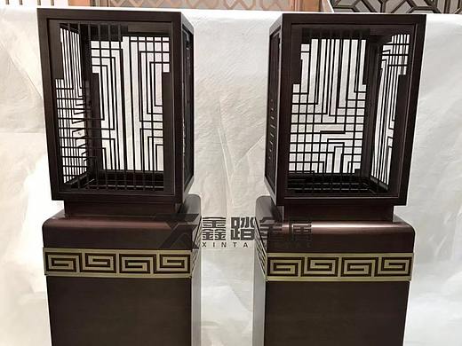 304不锈钢灯箱、红古铜饰面镂空小区灯箱别样风格情调