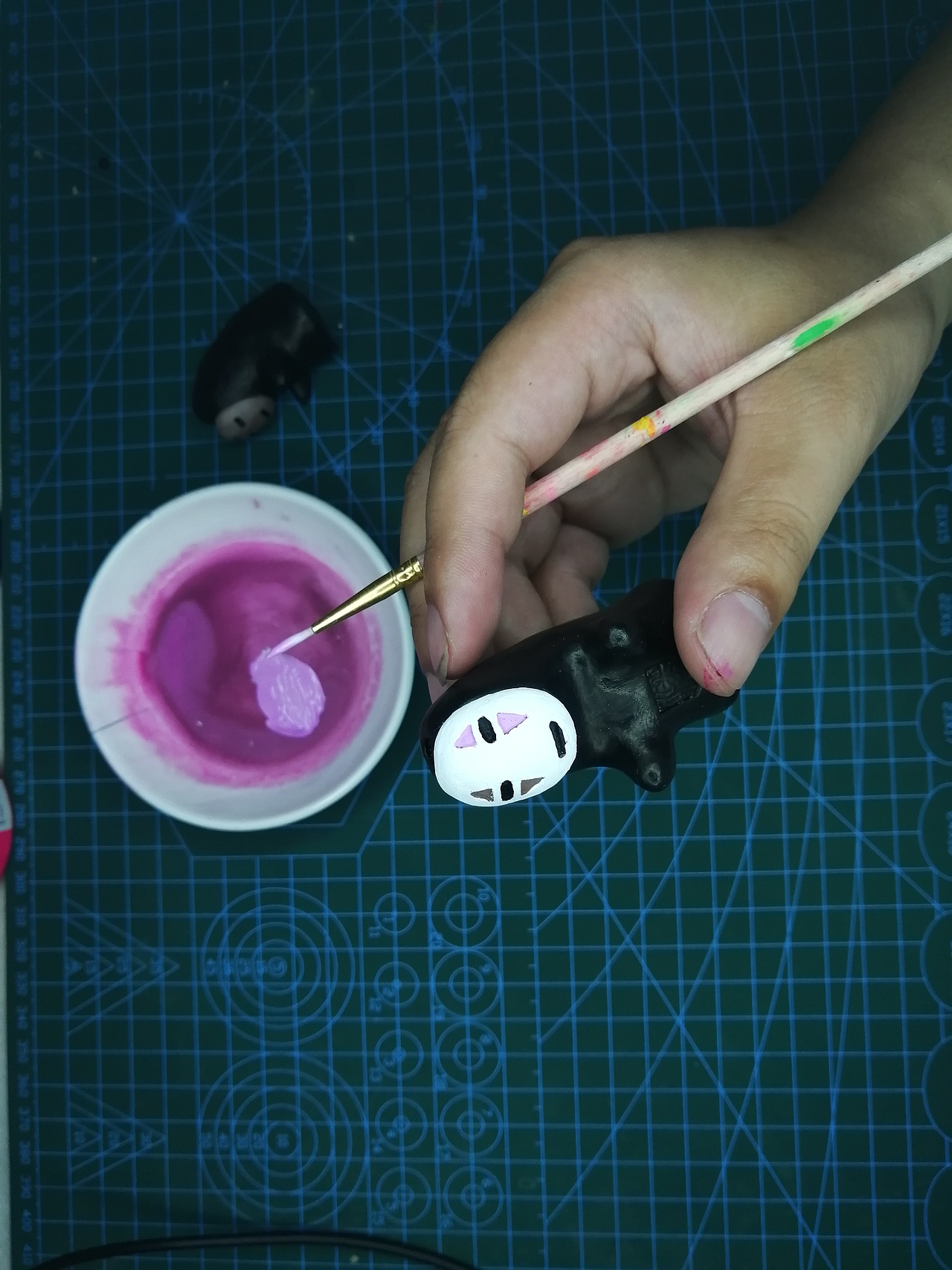 无脸男泥塑的制作与彩塑过程——塑新斋泥塑教程