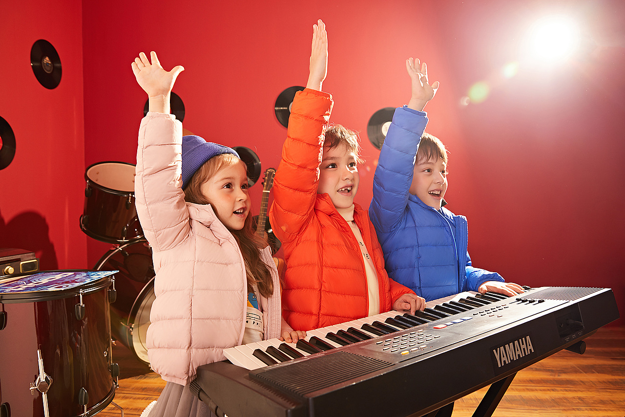 我们孩子的狂欢乐队（图ZMTgxNTIzMDIw） - 人像摄影 - 站酷设计师iTKO原创素材 - 站酷ZCOOL