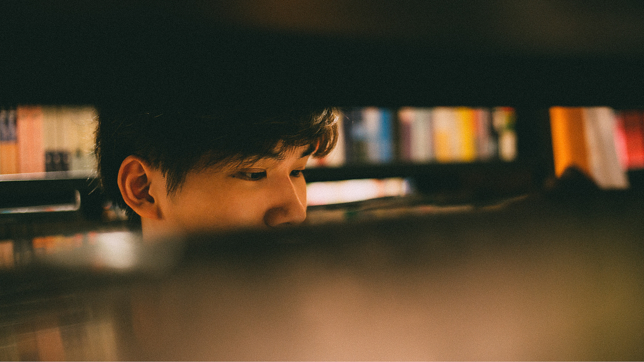 在西西弗书店看一整晚书