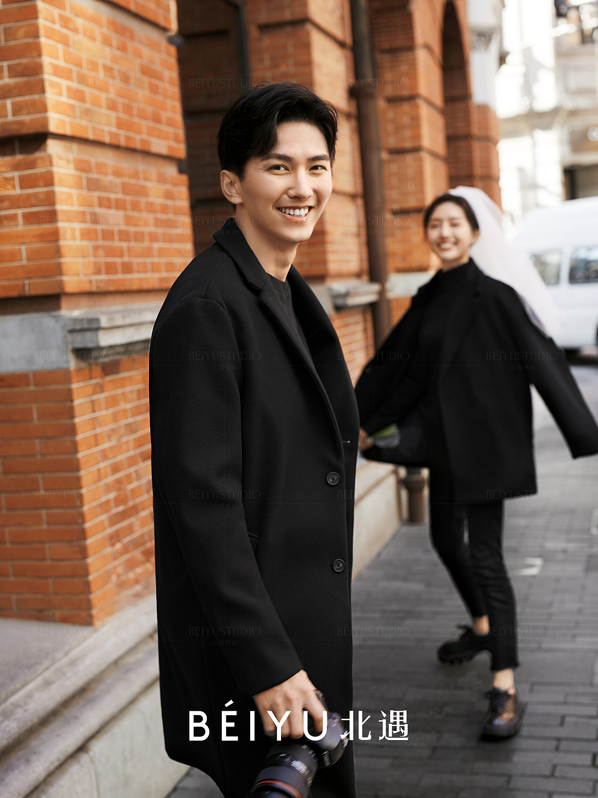 街头浪漫，冬日与温暖撞个满怀（图ZMjM1Mzc0MzAw） - 人像摄影 - 站酷设计师北遇映画原创素材 - 站酷ZCOOL