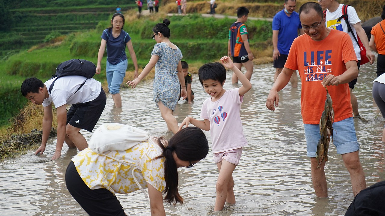 清远连山欧家梯田端午集市烟花节。