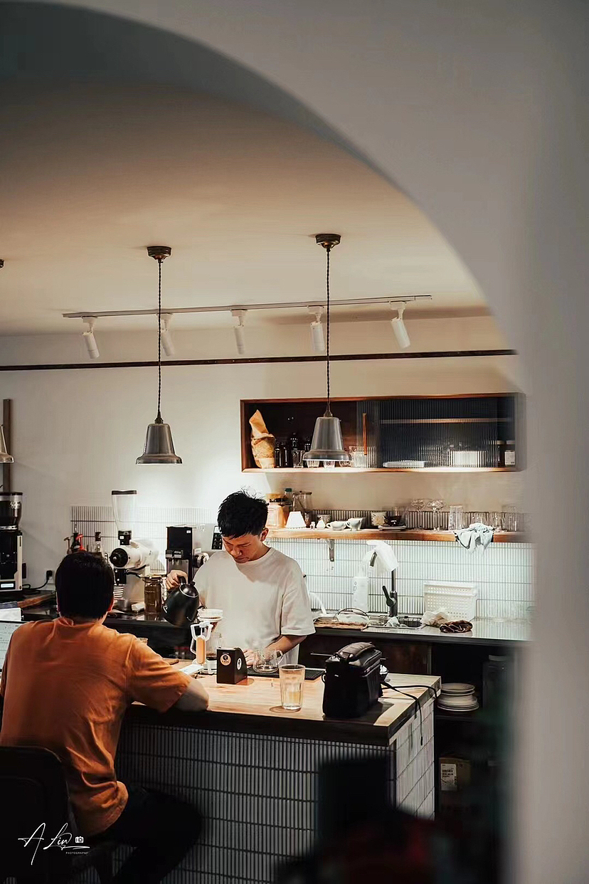 咖啡店酒瓶贴纸插画设计