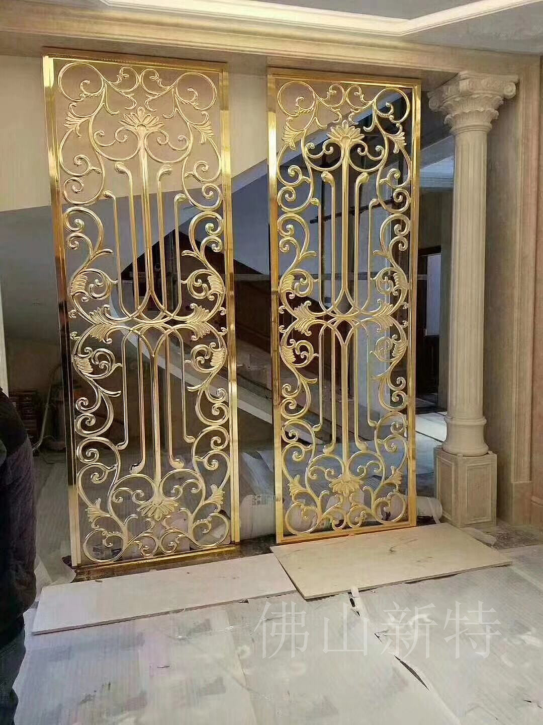 多款水镀仿金铜雕刻屏风图片