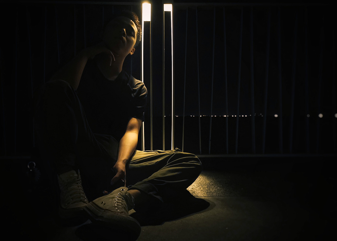 梦里的现实浪潮。