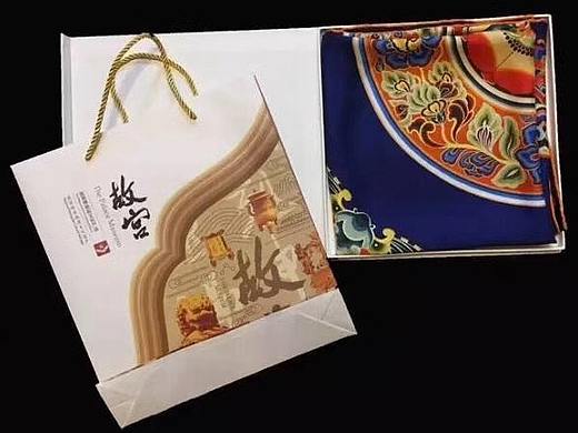 分享一篇前几年给故宫设计丝巾的经历