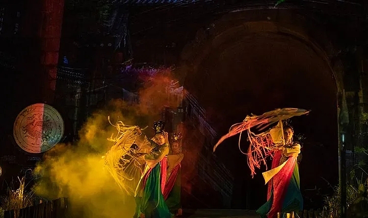 剑门长歌-山体实景崖壁灯光秀（图ZMjU5OTg3MTM2） - 舞台美术 - 站酷设计师Dannys1982001原创素材 - 站酷ZCOOL