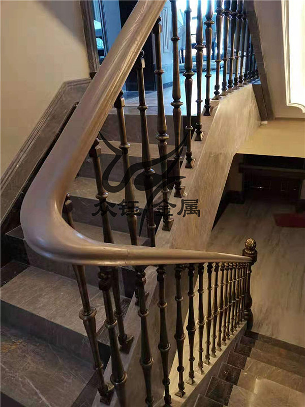 304不銹鋼立柱 欄桿批發(fā) 工程玻璃陽臺樓梯扶手配件（圖ZMjQ4NDk2NjAw） - 酒店餐飲設計 - 站酷設計師眾鈺金屬原創(chuàng)素材 - 站酷ZCOOL