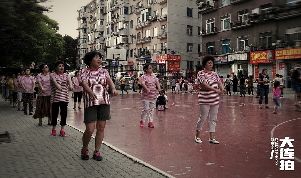 “小苹果”“好日子”“发洋财”“我滴老家就住在这个屯儿”
