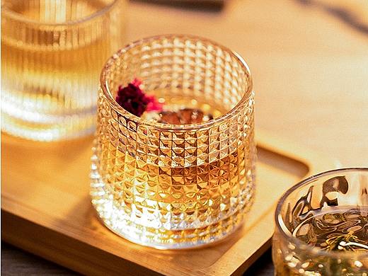 旋转解压摇摇杯