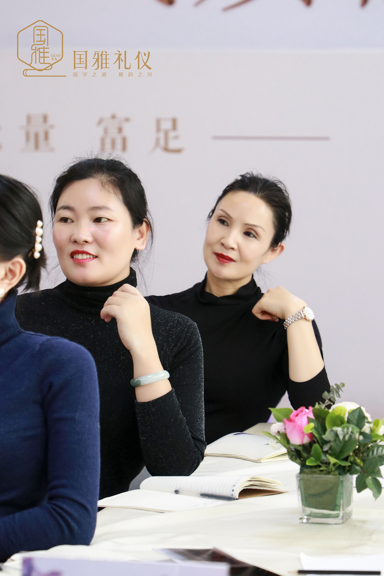国雅礼仪27号+企业培训（图ZMjQyMzg3MTEy） - 人像摄影 - 站酷设计师国雅礼仪原创素材 - 站酷ZCOOL