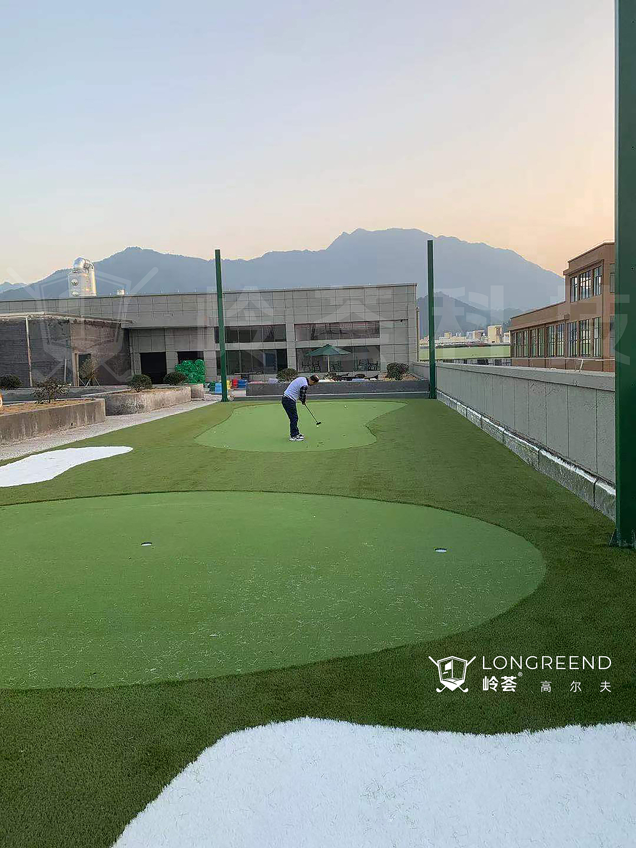 浙江丽水市企业天台楼到顶高尔夫果岭工程项目立柱围网