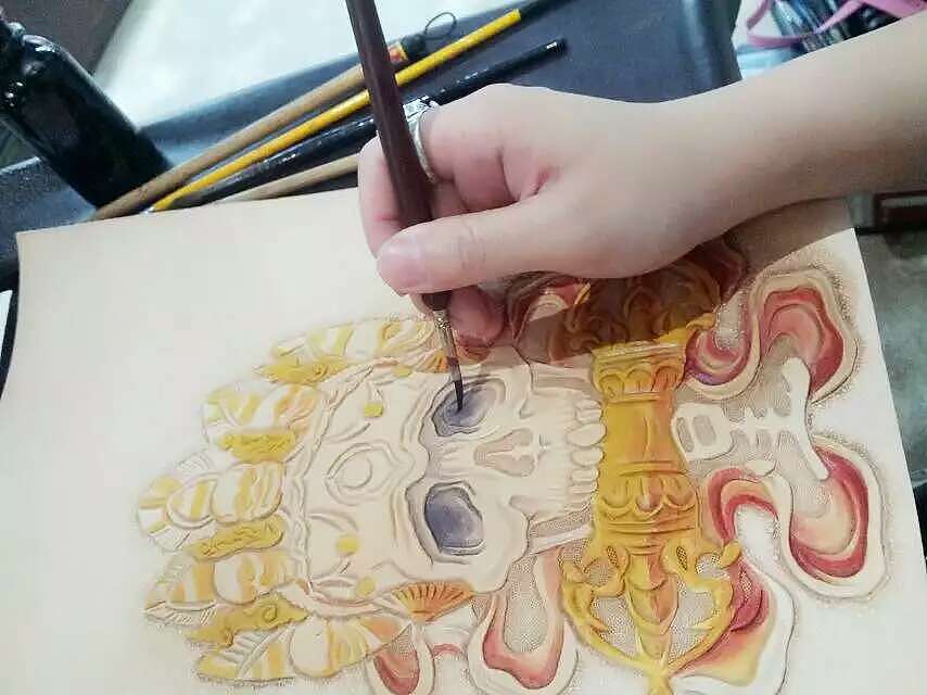 个性定制皮雕彩绘背包