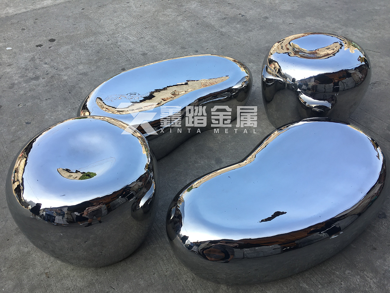 定制商场酒店大堂艺术造型坐凳手工锻造异形不锈钢坐凳