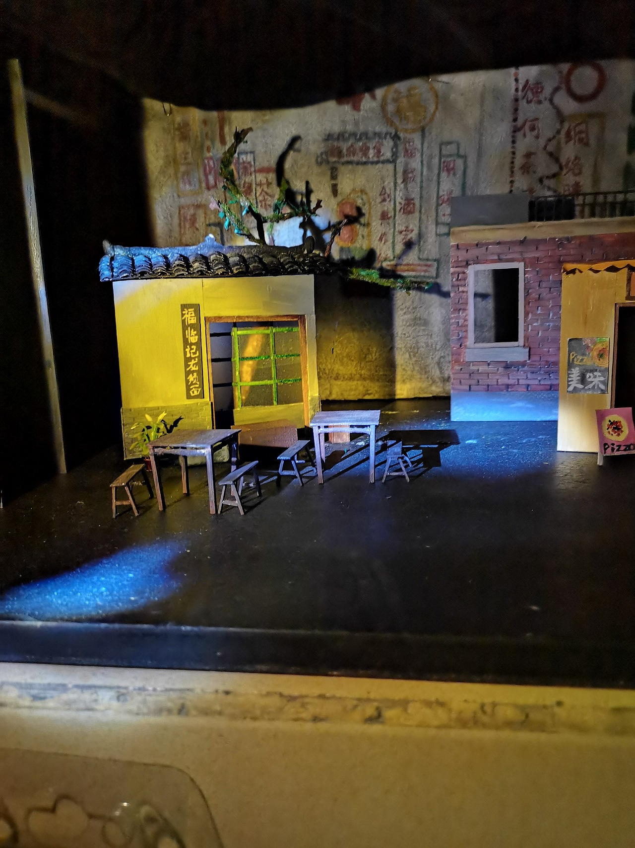 明月何曾是两乡话剧舞台模型