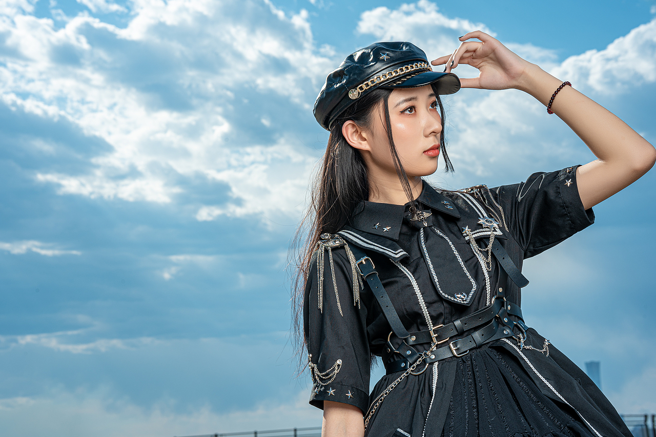 蓝天白云人像写真