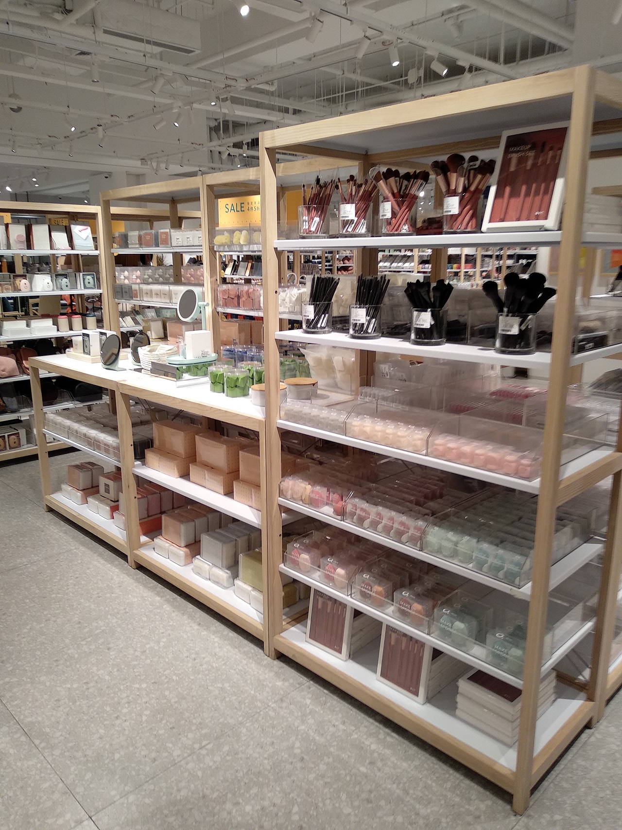 诺米货架NOME诺米家居货架不同的地段的商品选择