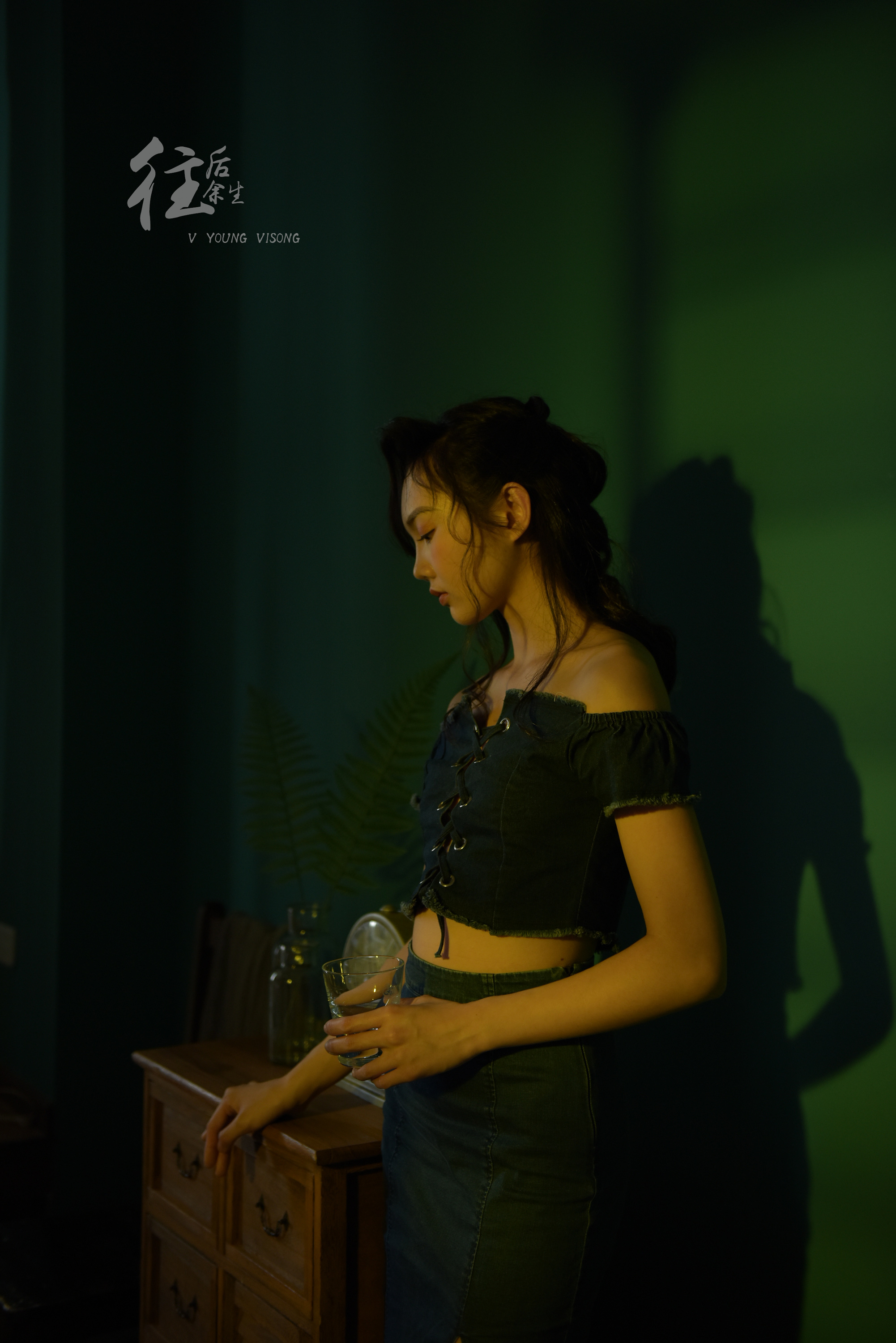 暗调片复古情绪人像摄影 感受光影带来的情绪
