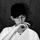 灰色调电商设计的头像