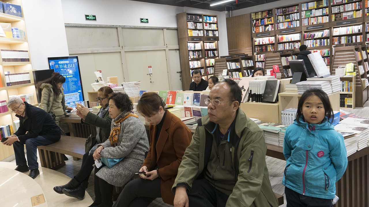 独幕剧《上了锁的箱子》-谷小松频道