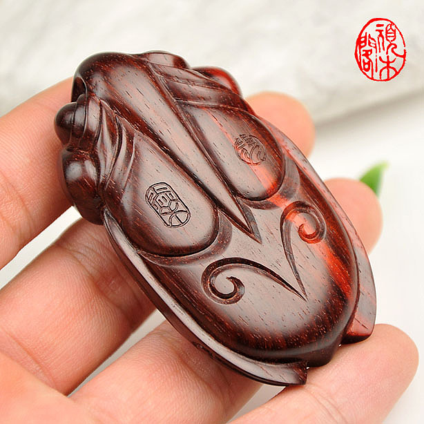 顽木作品《仿玉雕蝉佩》