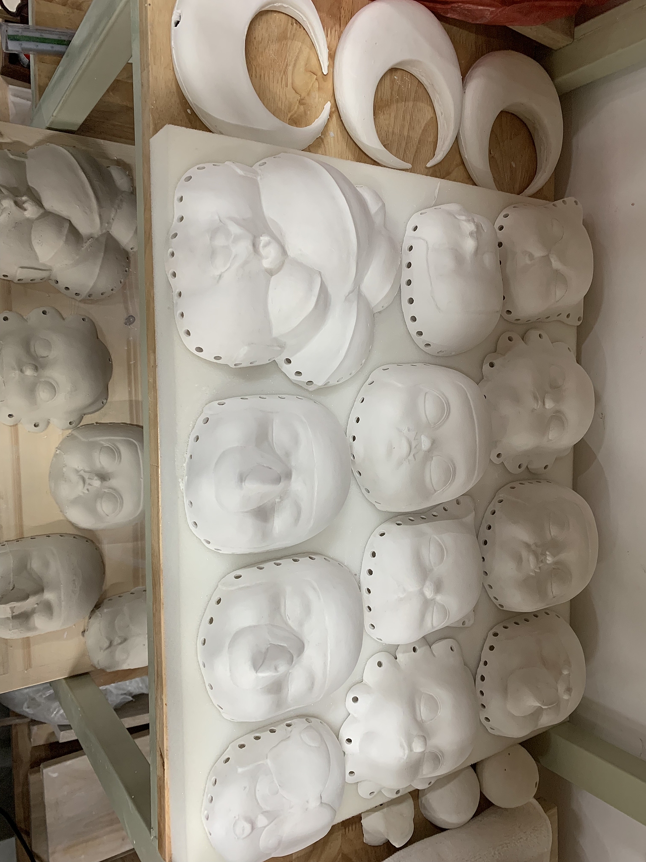 陶瓷作品《乱脸》（图ZMjI4OTQxNDk2） - 其他手工艺 - 站酷设计师梅沙misa原创素材 - 站酷ZCOOL