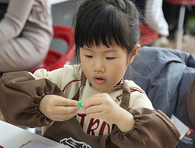 儿童市场创业推荐时指间陶艺手工店