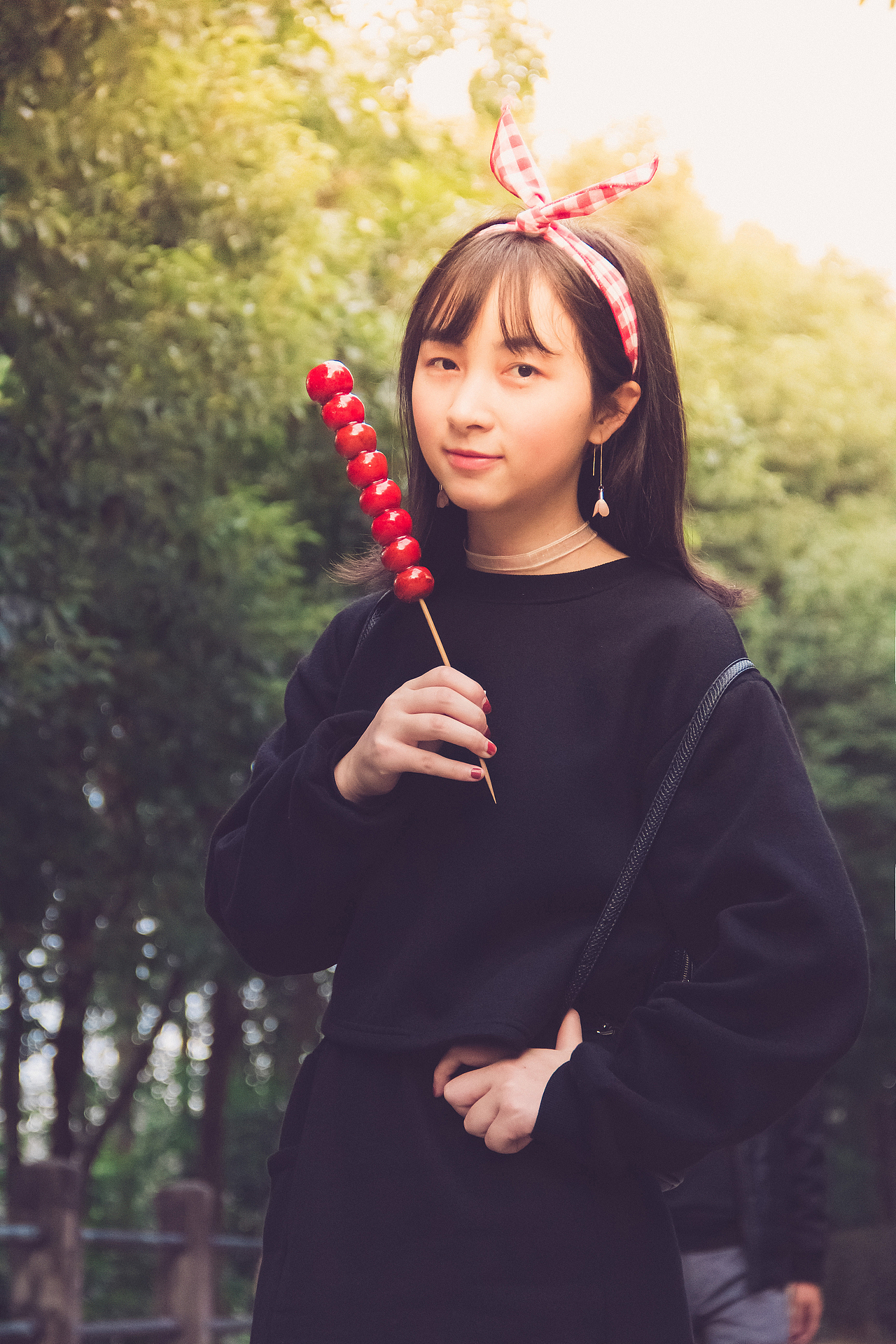 一串糖葫芦收买你的少女心（图ZMTAyMjM0NDE2） - 人像摄影 - 站酷设计师大眠zZ原创素材 - 站酷ZCOOL