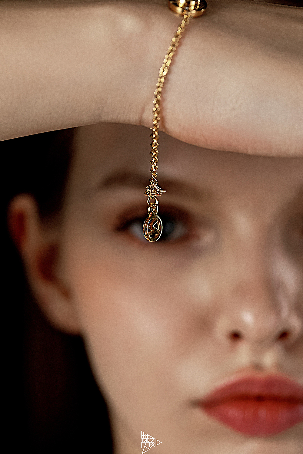 饰品珠宝拍摄 | 赞刻视觉（图ZMzA2MTk0NzQw） - 人像摄影 - 站酷设计师赞刻视觉ZKstudio原创素材 - 站酷ZCOOL