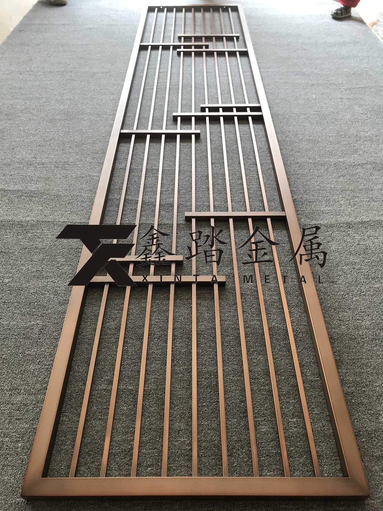 高贵气质拉丝红古铜不锈钢屏风让你享受奢华的生活体验