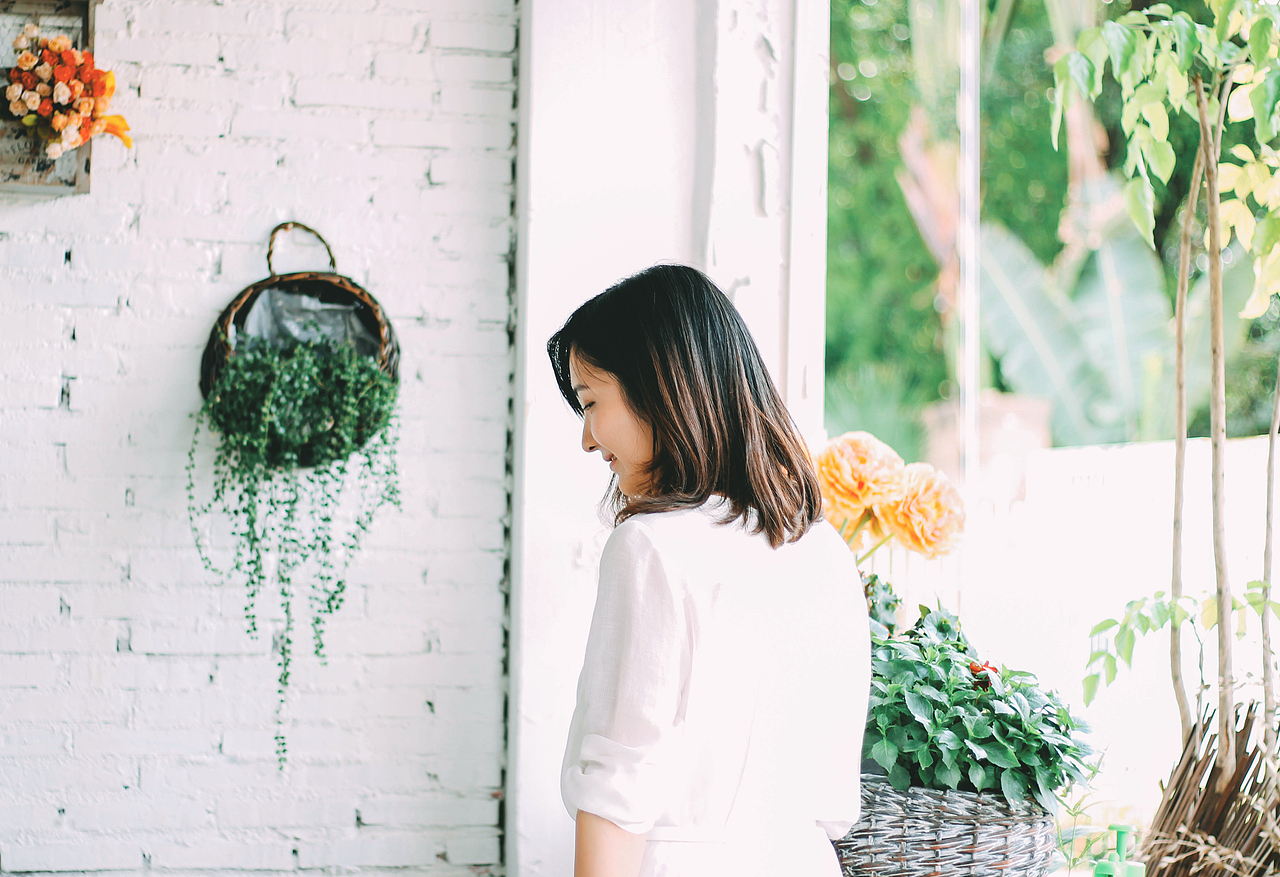 阳光般笑容的女孩（图ZNDYzMzA1ODA=） - 人像摄影 - 站酷设计师拉沙原创素材 - 站酷ZCOOL