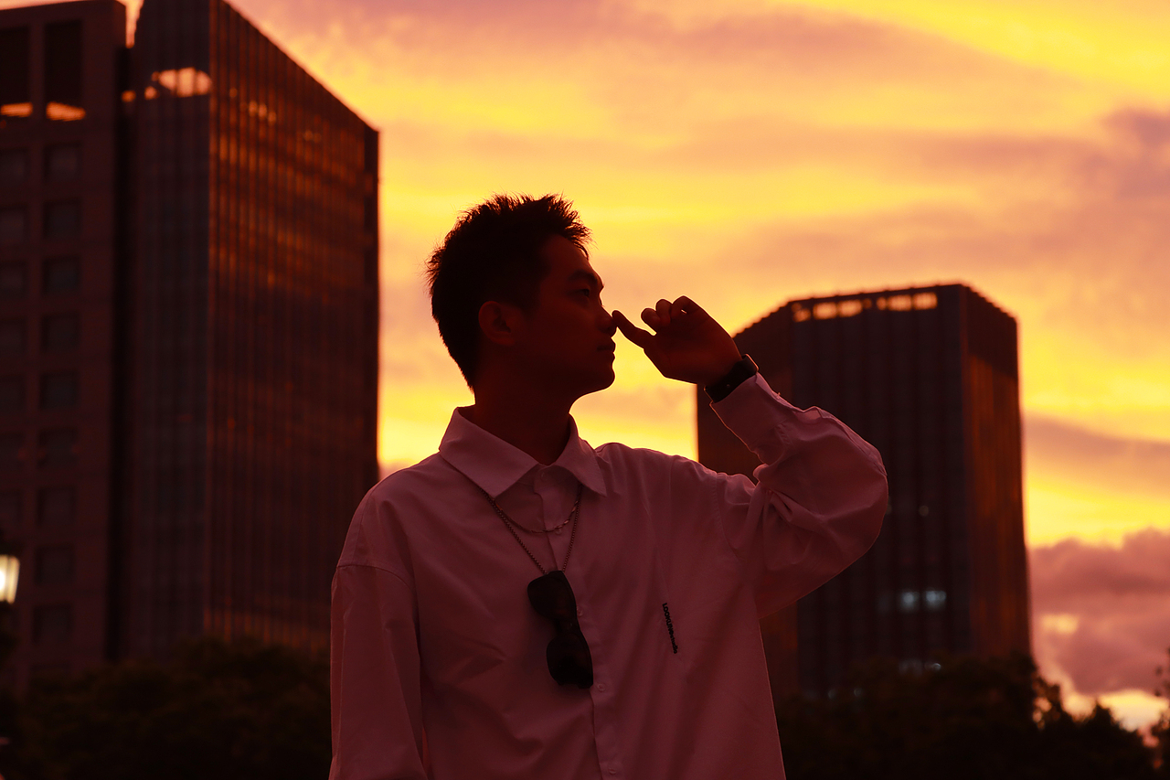 这男生这样拍很出片