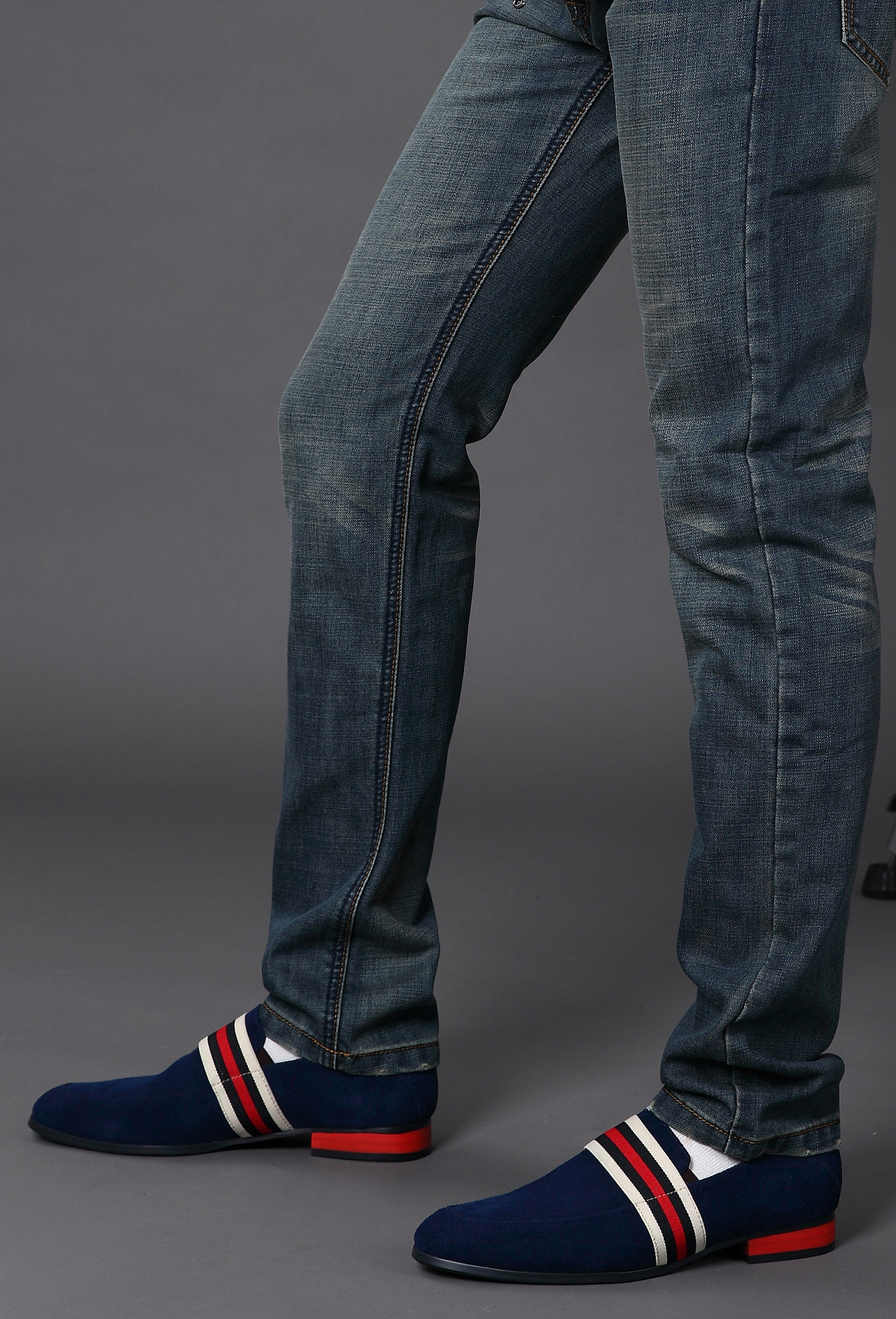 新塘牛仔裤半身上脚图拍摄 牛仔摄影 男女模特摄影 牛仔创意拍摄 微商