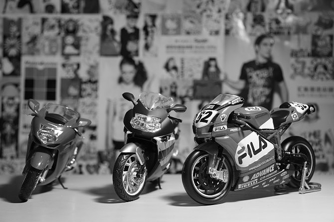 摩托车（图ZMzM5ODc2ODQ=） - 产品摄影 - 站酷设计师bing9118_白冰原创素材 - 站酷ZCOOL