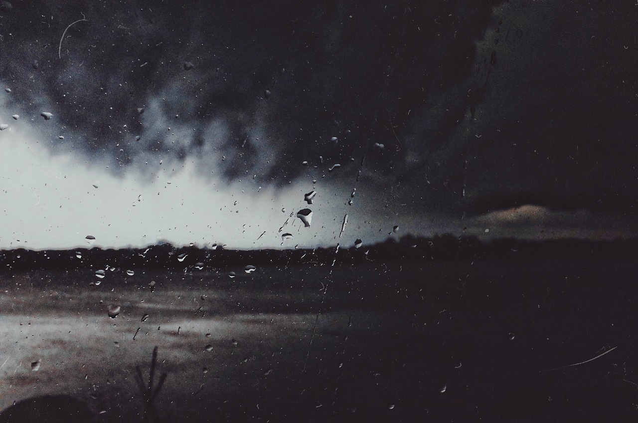 暴雨来临前