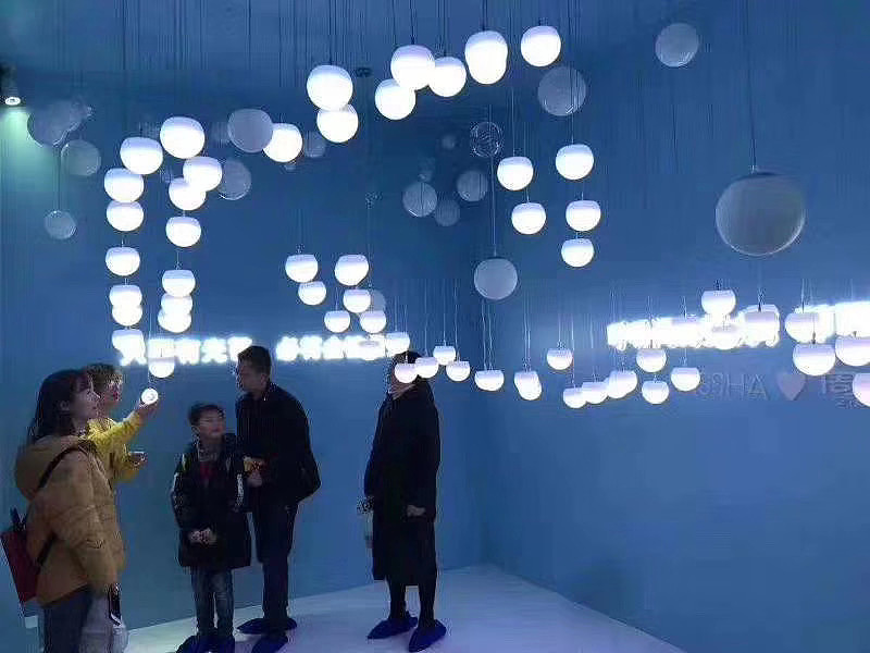 屏住呼吸~美照来了星空艺术馆 光影展巧匠天宫