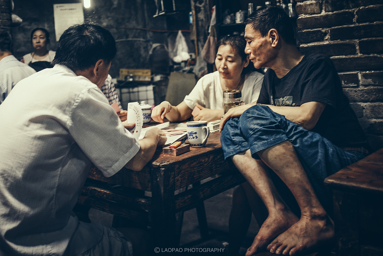 交通茶馆（图ZODQzODA0MDg=） - 人文/纪实摄影 - 站酷设计师老炮叔叔原创素材 - 站酷ZCOOL