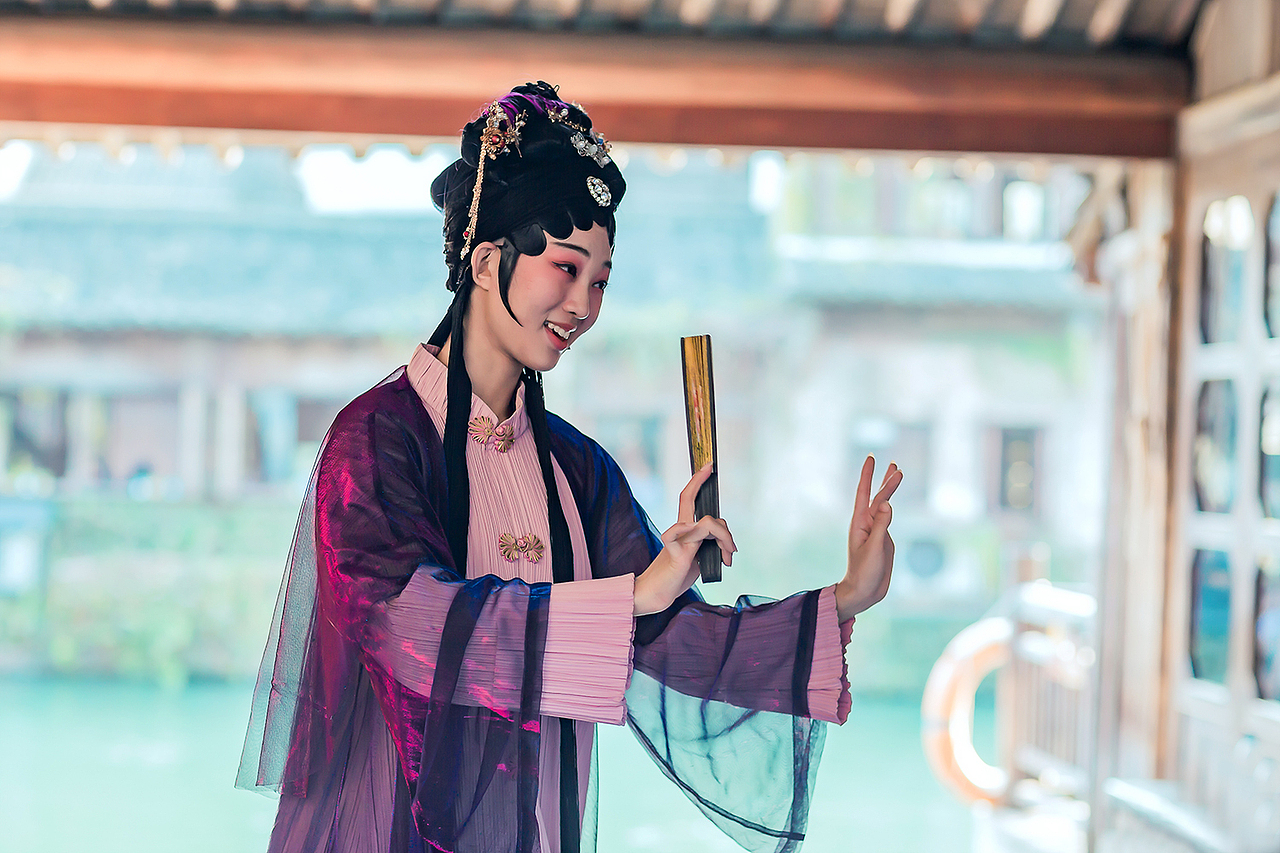 昆曲小姐姐（图ZMTk0ODExNTQw） - 人像摄影 - 站酷设计师dayamomovs原创素材 - 站酷ZCOOL