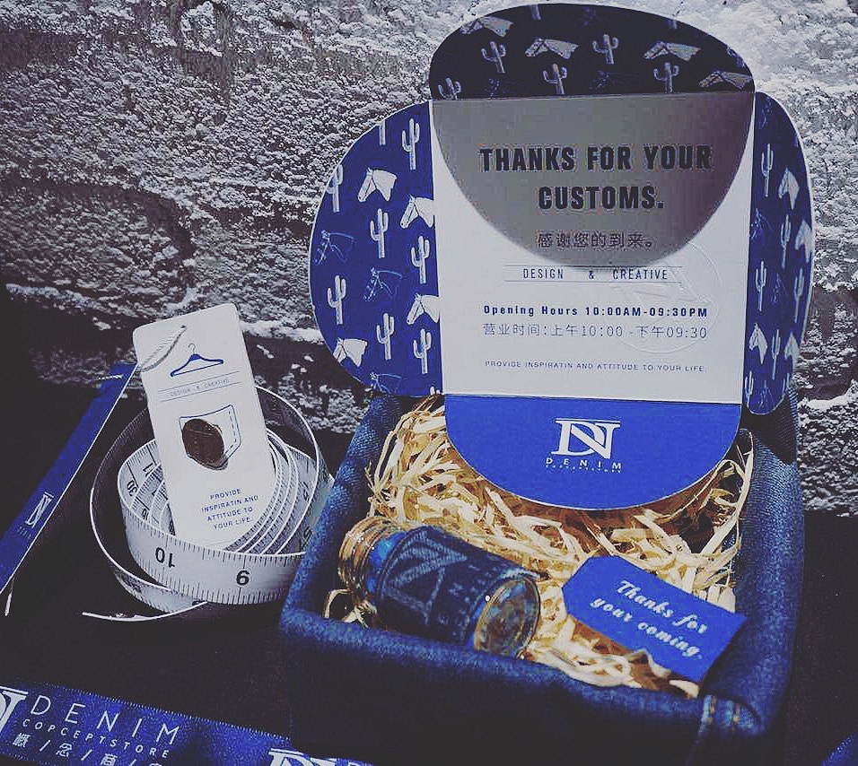 《“Denim”概念商店》 #青春答卷2016# 三峡大学 万津