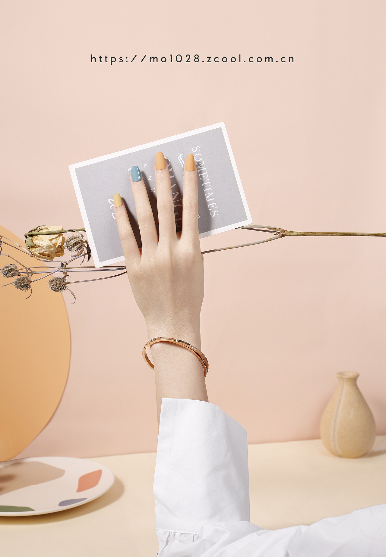 5月份拍摄的手部模特海报<指 尖 渴 望>