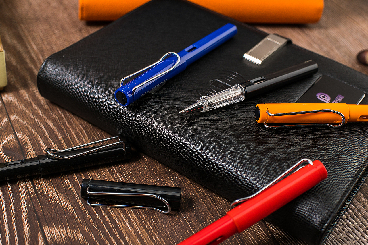 磁扣无线充电礼品套装记事本