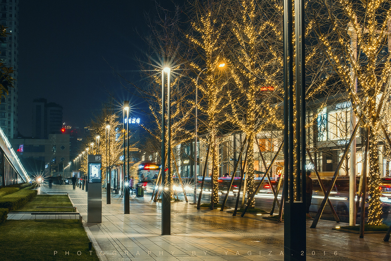 成都春熙路、太古里の一角,长曝光“清”人