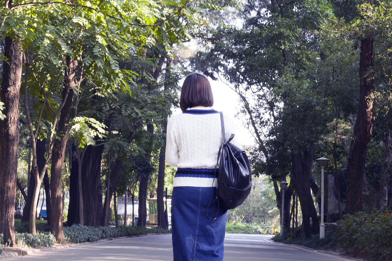 深圳大学人像随拍（图ZNjkzMzA0OTY=） - 人像摄影 - 站酷设计师钟清媚原创素材 - 站酷ZCOOL