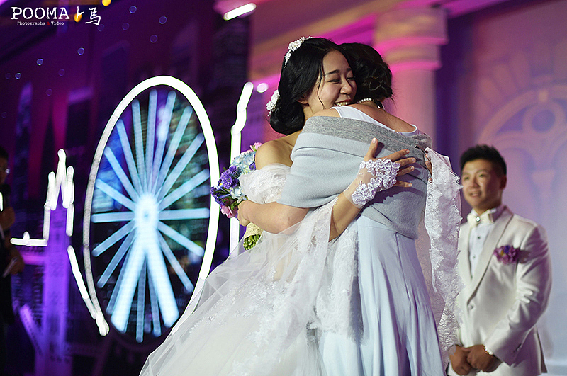 陈一冰牵手竞缇完美婚礼卜马映像