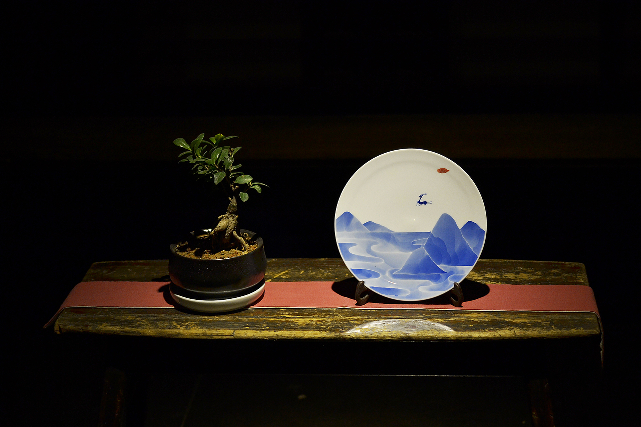 阿阻：从设计概念到绘画制作的延伸（图ZNjIxNDkxMDA=） - 其他手工艺 - 站酷设计师鹿鲲陶瓷原创素材 - 站酷ZCOOL