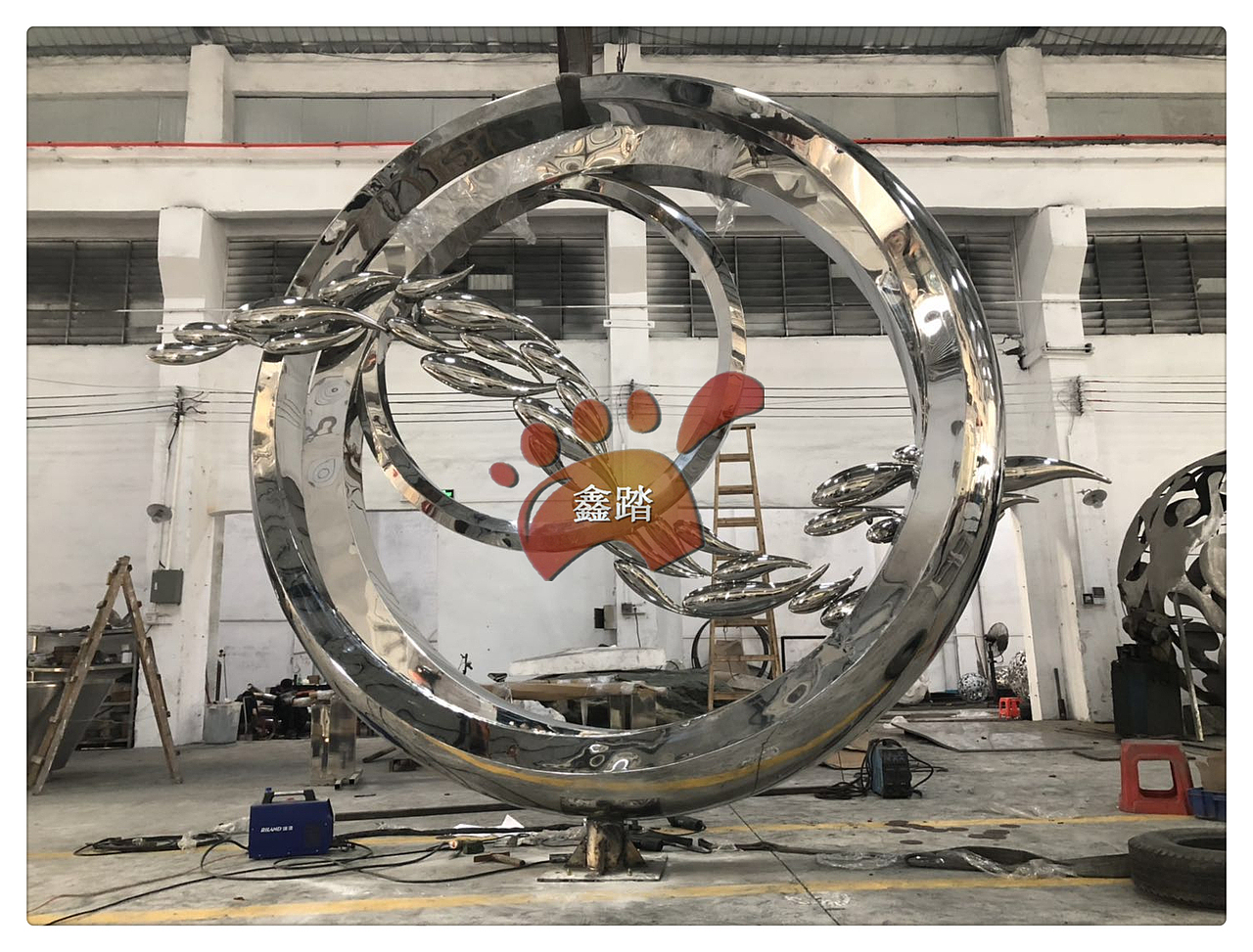 谈谈锻打不锈钢雕塑制造工艺 双曲面不锈钢锻造件（图ZMjM2Njk2OTY4） - 其他工业/产品 - 站酷设计师不锈钢雕塑专家原创素材 - 站酷ZCOOL