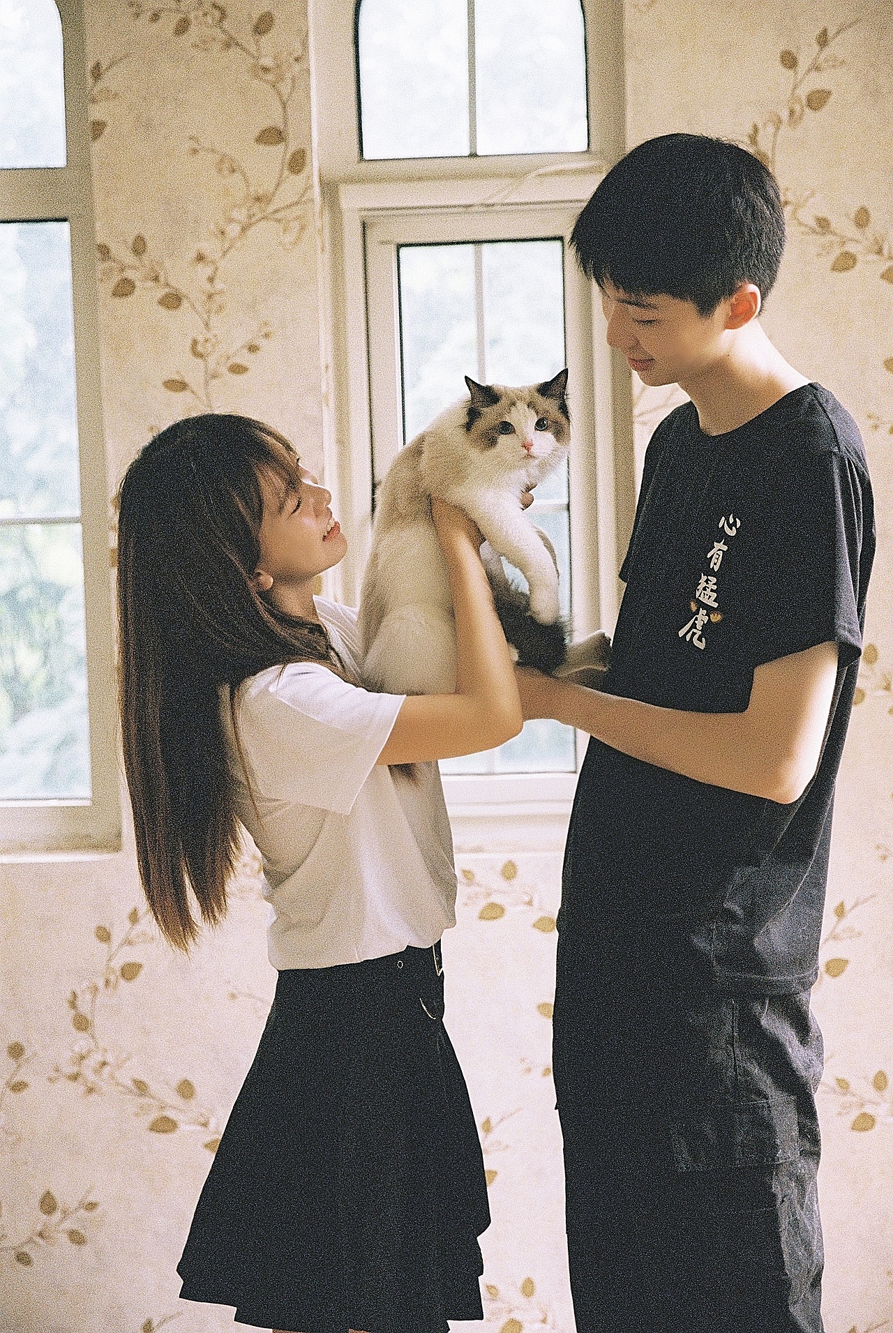 “心怀浪漫宇宙，也珍惜人间日常”💕🐈（图ZMjY0MDA2Mjc2） - 人像摄影 - 站酷设计师纪然Satan原创素材 - 站酷ZCOOL